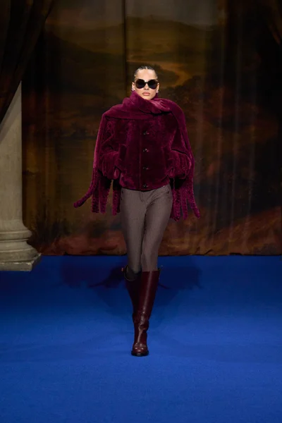 Look 29